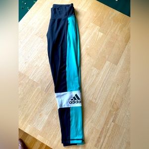 Adidas women’s size medium running tights/leggings.